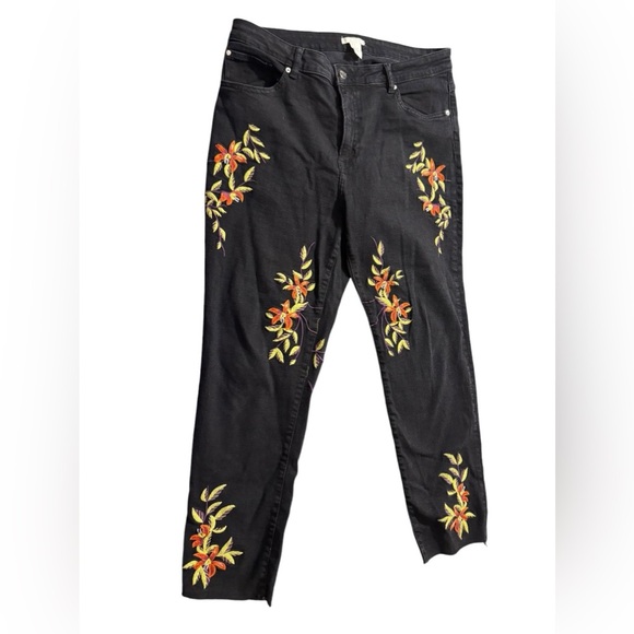 H&M Denim - H&M black ankle jeans size 16. Floral denim designer embroidered boho boyfriend
